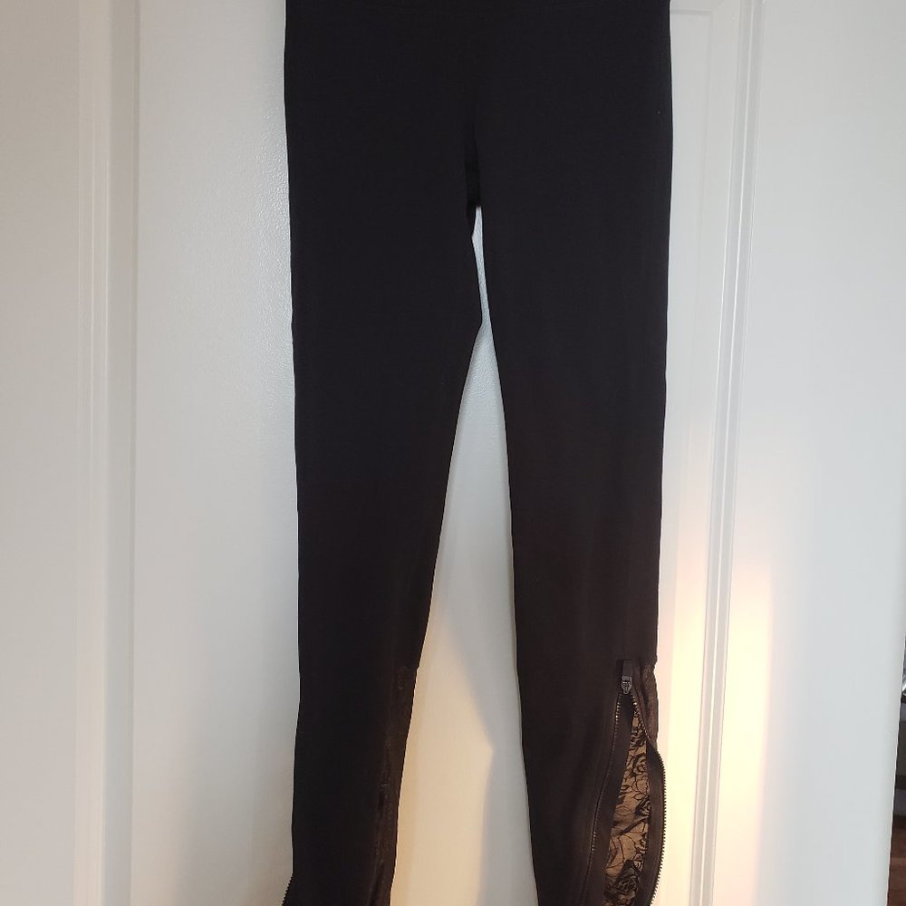 XXS Fabletics High-Rise Black Leggings with Cute Rose Lace Panels!